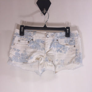 American Eagle size 2 white shorts